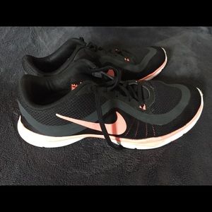 Nike Flex Trainer 6-Size 9